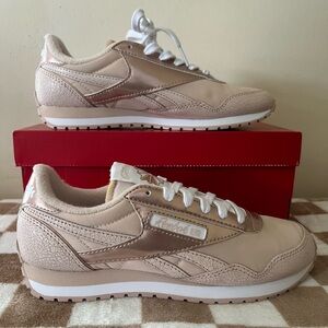 Reebok Classic AZ Casual Sneakers Rose Gold/White 255607 670 Women’s Size 7 BNIB